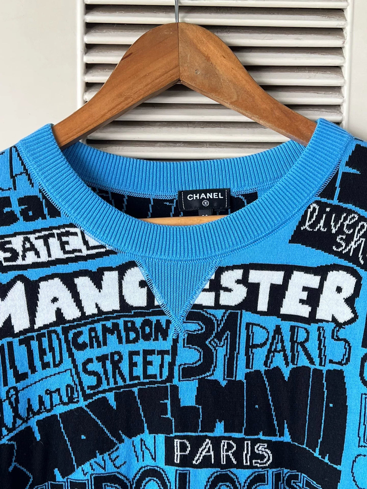 Chanel 24A Métiers d'Art Blue Letter Graffiti Knit Sweatshirt