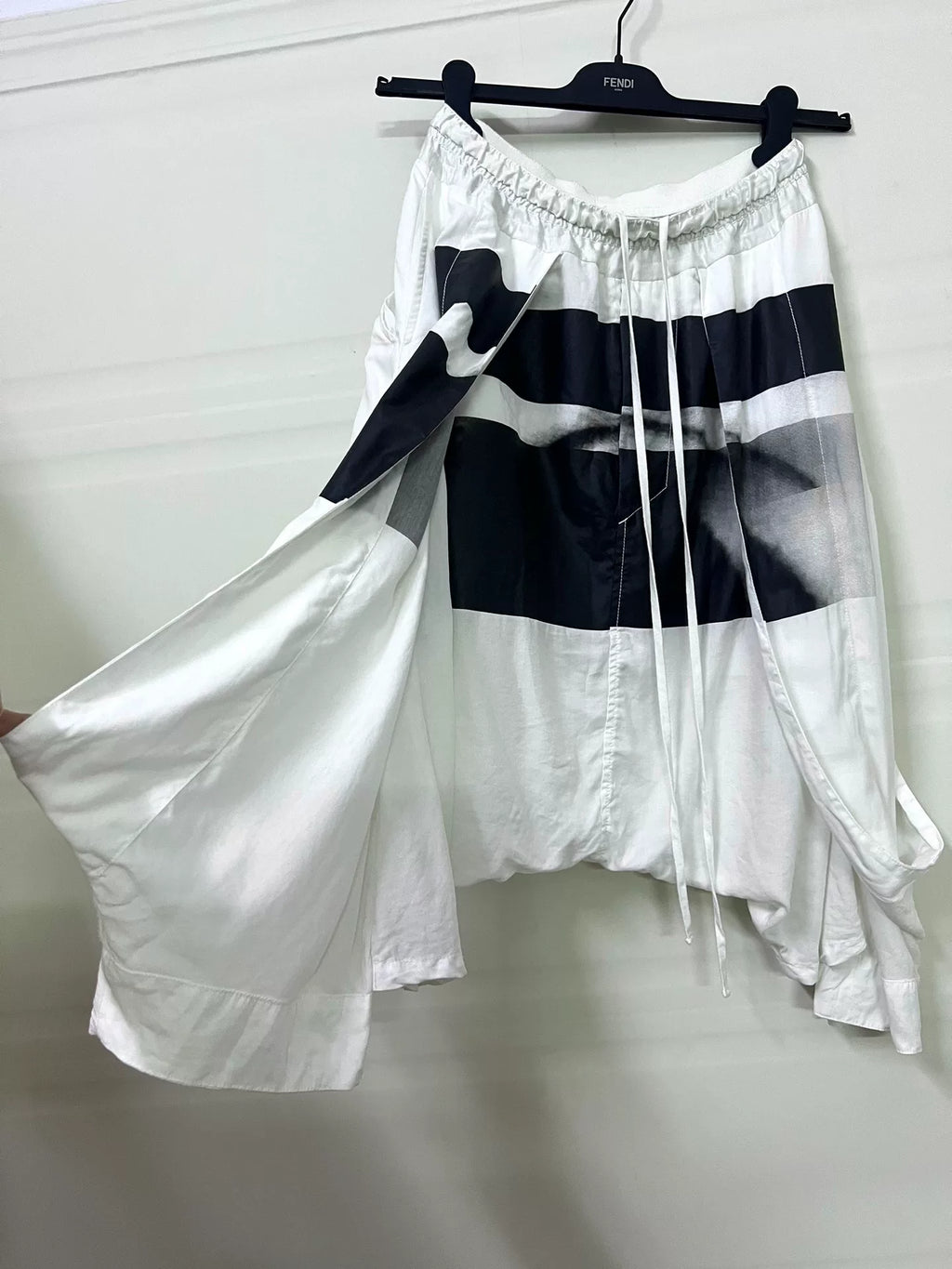 Julius_7 Double-Layer Structure Inkjet Printed Cropped Pants