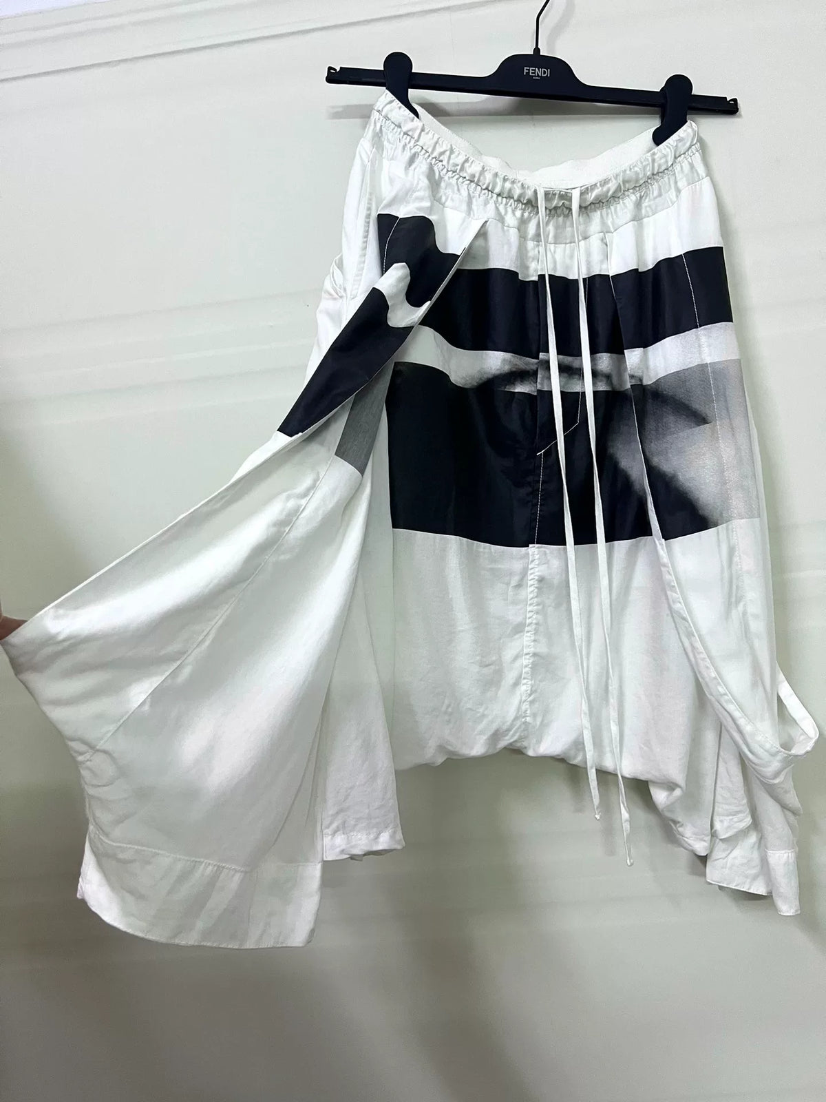 Julius_7 Double-Layer Structure Inkjet Printed Cropped Pants
