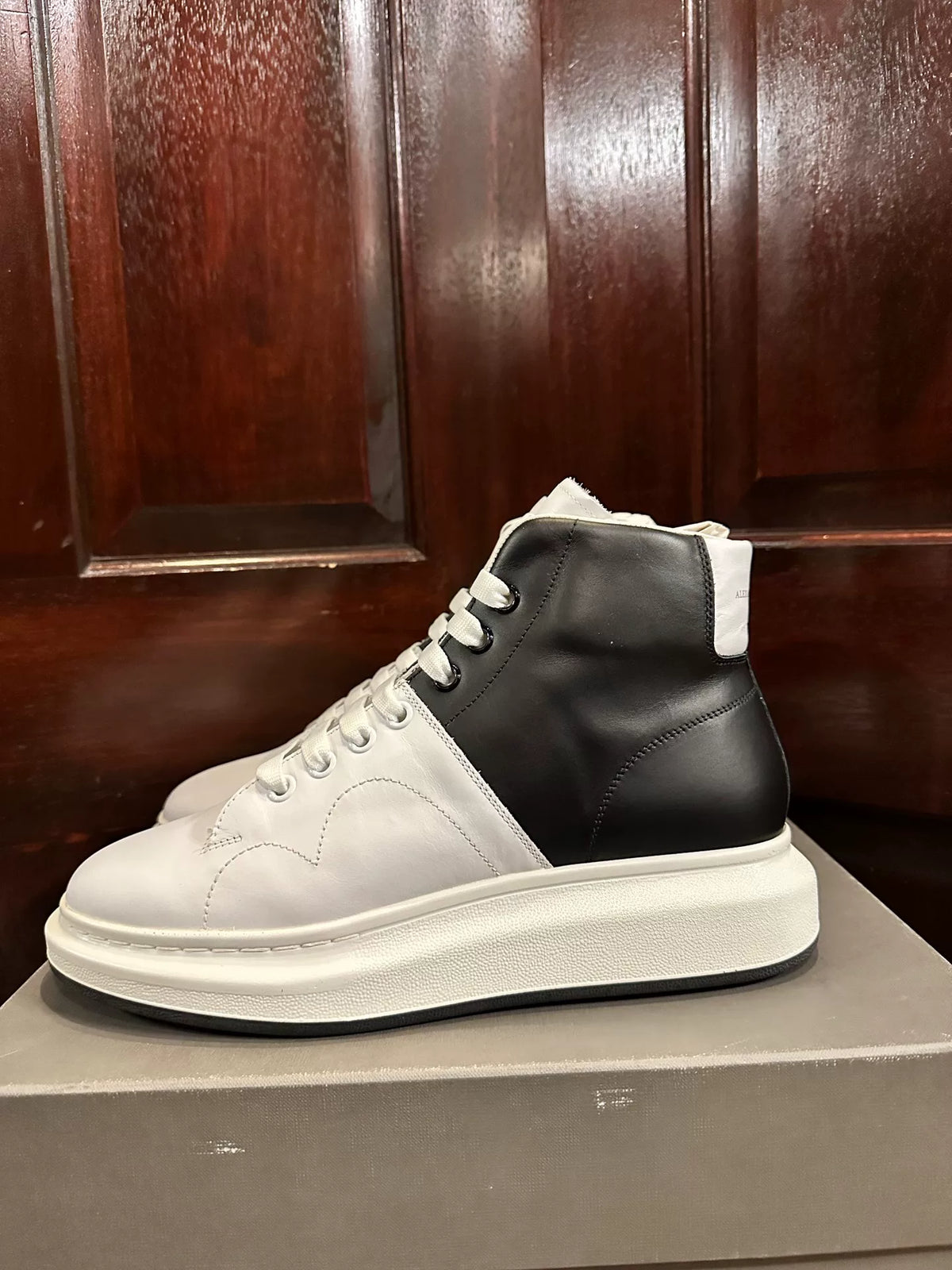 Alexander McQueen Black Heel Low-Top White Sneakers