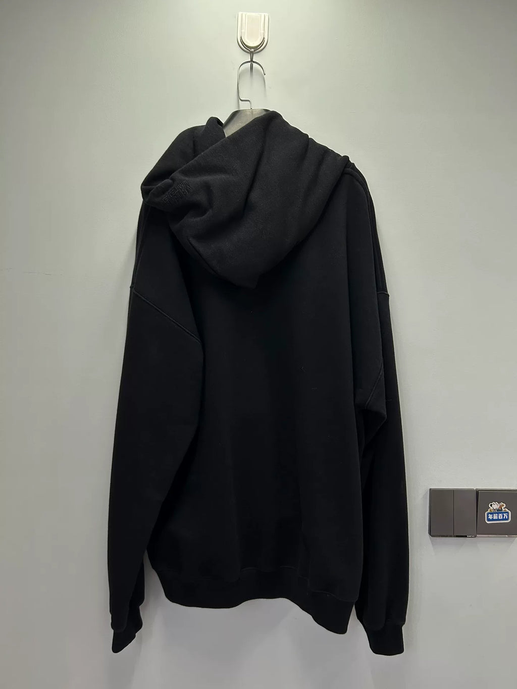Vetements 24ss MEDIUM logo print hoodie