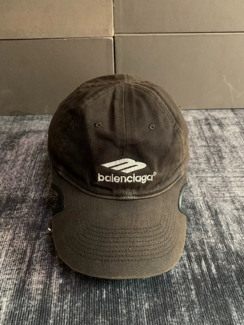 Balenciaga 22SS 3b Icon Distressed Logo Hat