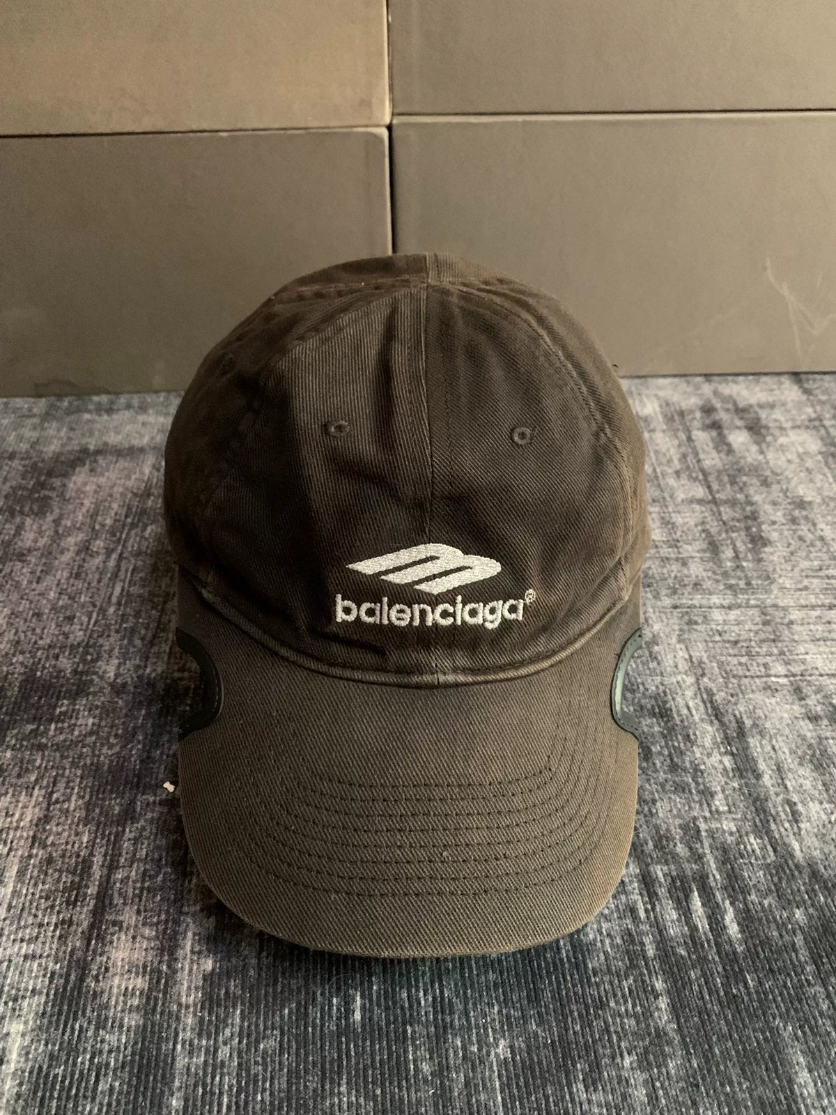 Balenciaga 22SS 3b Icon Distressed Logo Hat