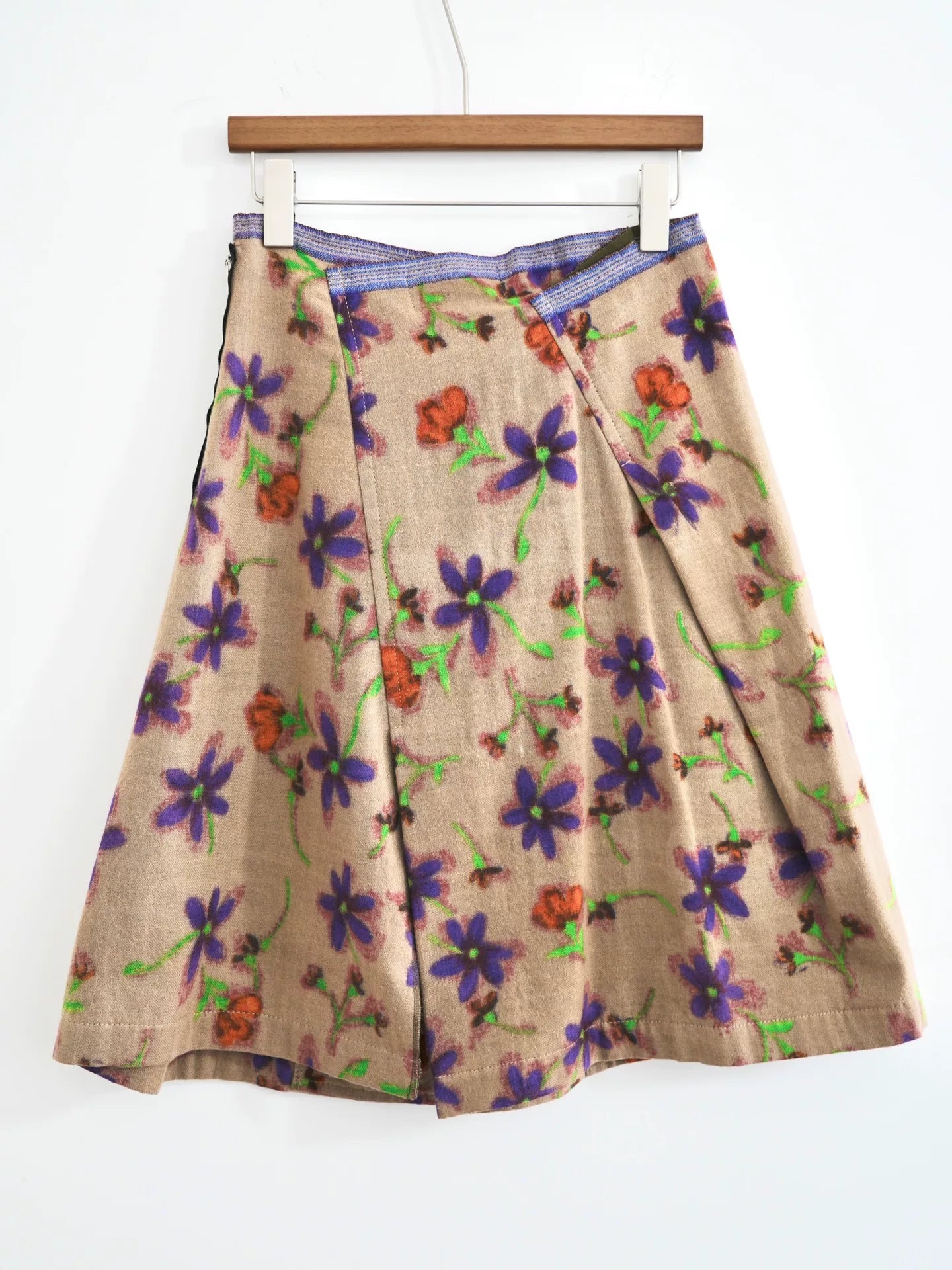 Comme Des Garcons SS12 Floral Button-Decorated Skirt - Devines