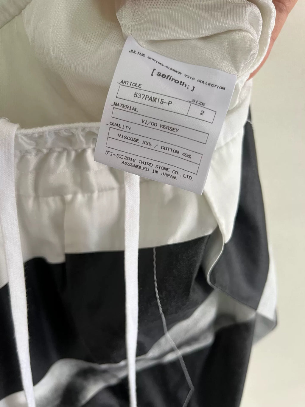 Julius_7 Double-Layer Structure Inkjet Printed Cropped Pants