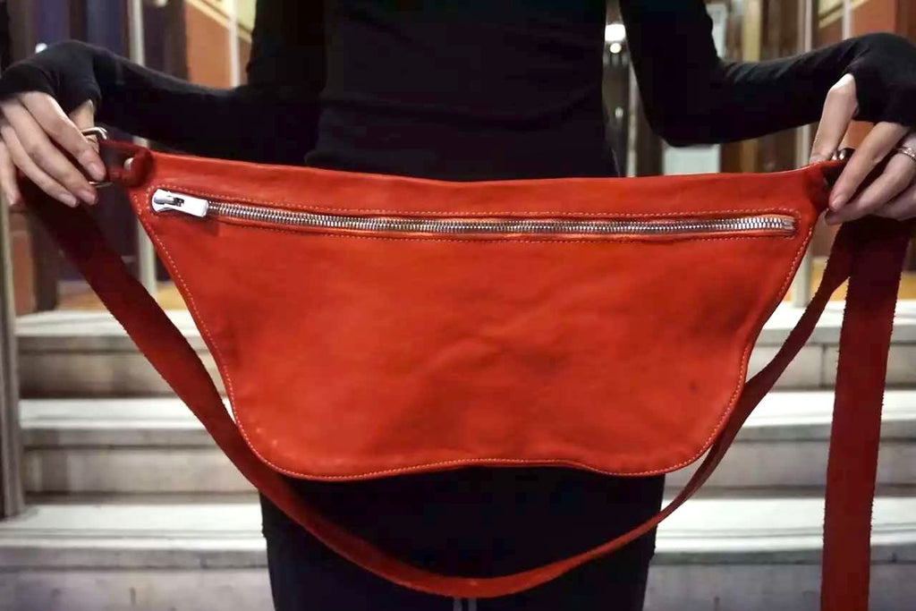 Guidi Red CV24T Q10 Dumpling Clutch