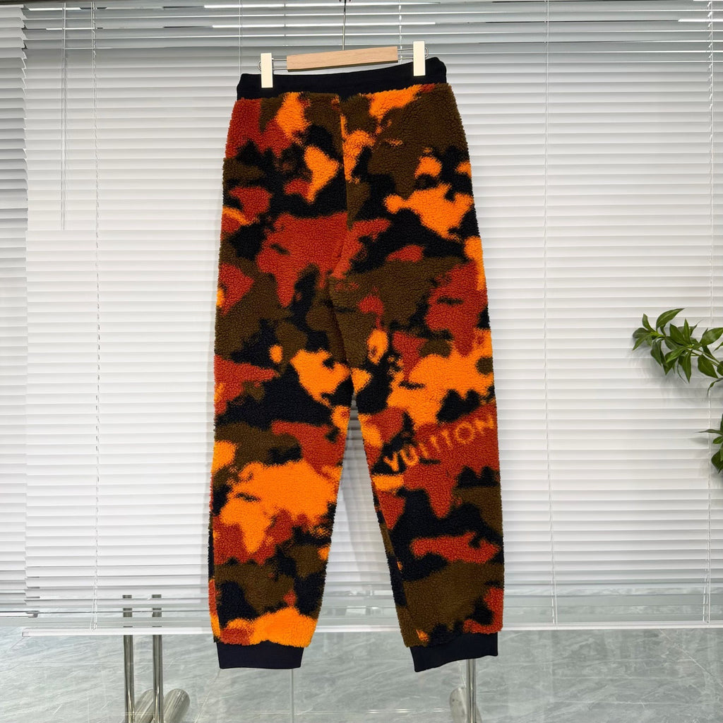 Louis Vuitton Camo All-Over Print Drawstring Orange Fleese Pants