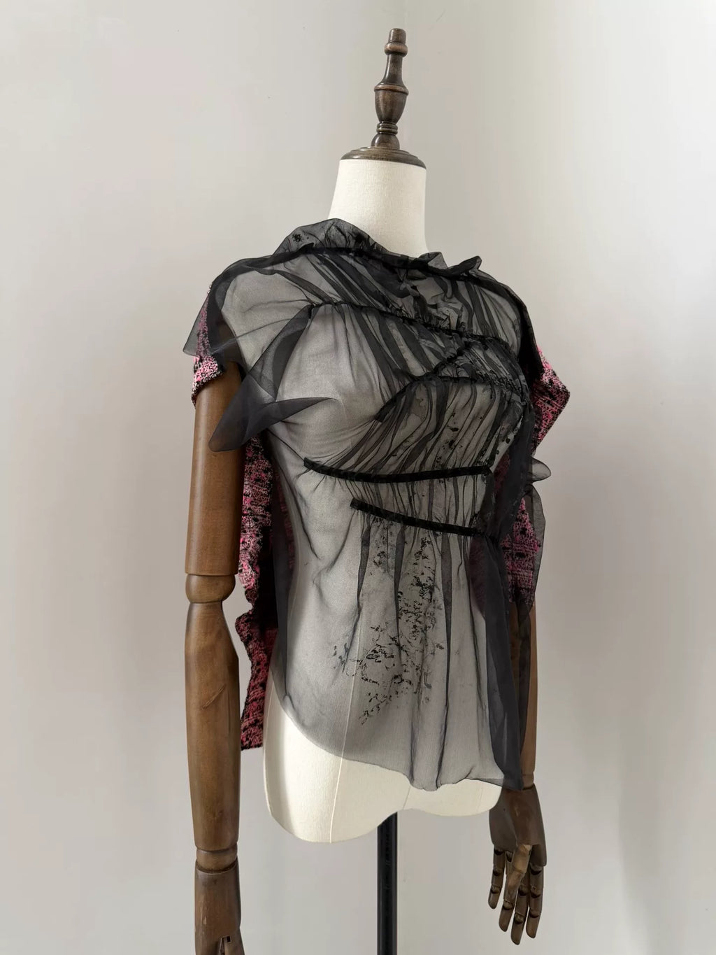 Comme Des Garcons Rei Kawakubo 2013 Tricot line asymmetric yarn-spliced top