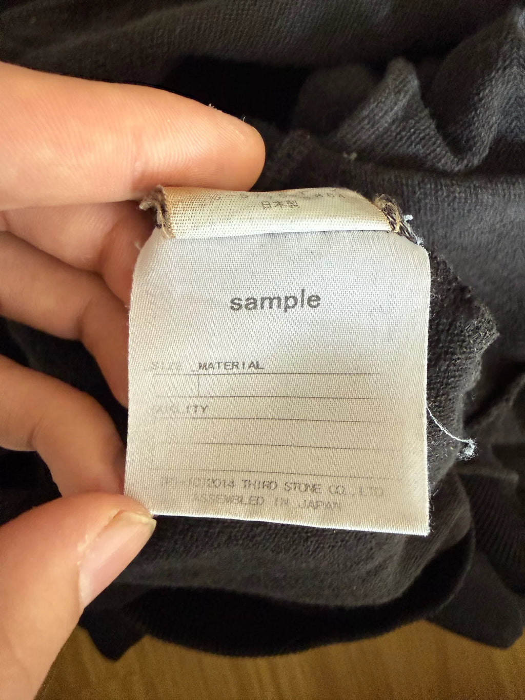 Julius 14SS Split-Collar Long Sleeve Top