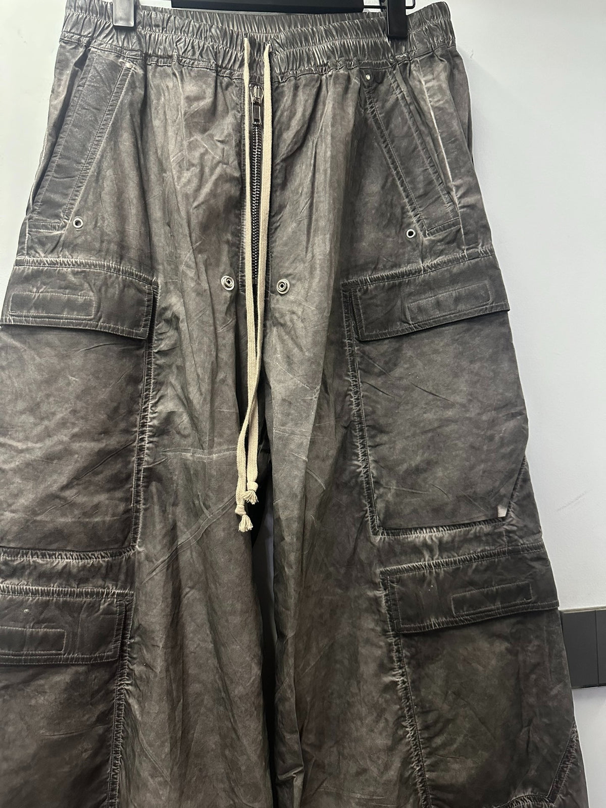 Rick Owens 25SS Cargo Belas black-gray washed rubber-coated multi-pocket cargo wide-leg pants