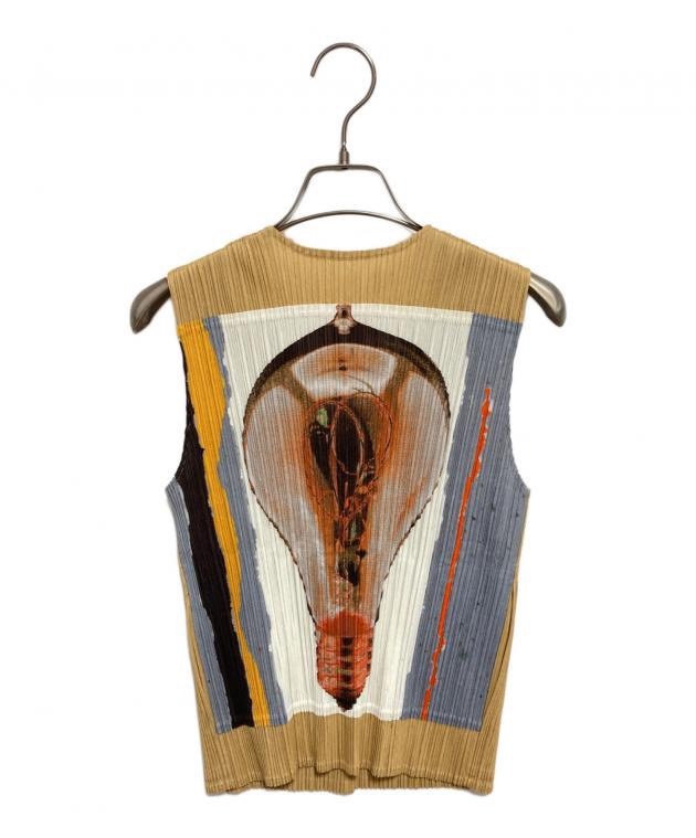 Issey Miyake Bulb Pleat Vest