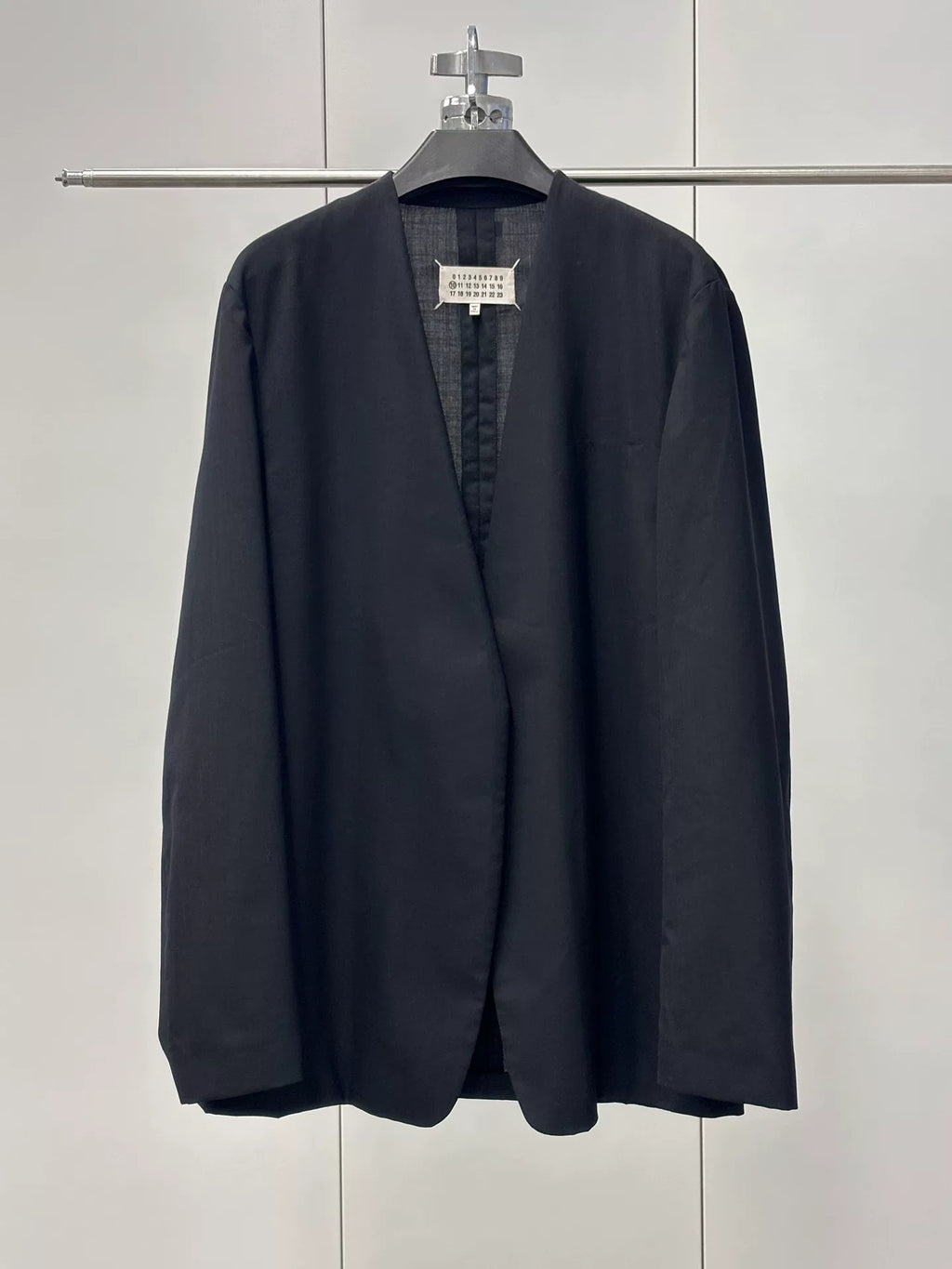 Maison Margiela｜SS2018 Collarless Suit
