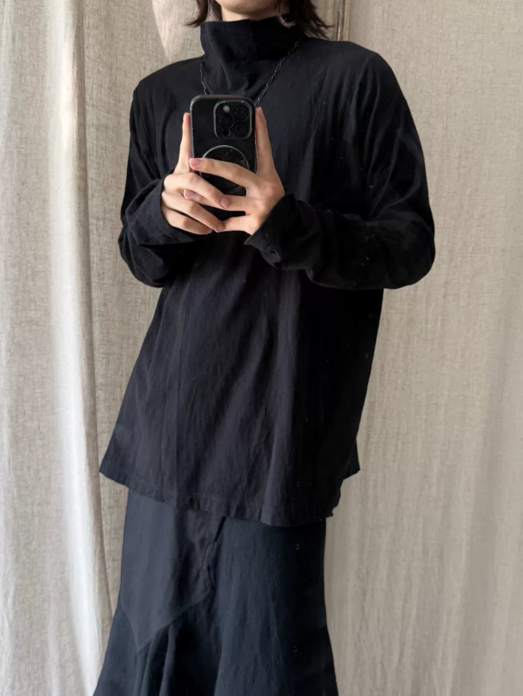 Julius V-Cut Turtleneck Nop Jersey Sweater