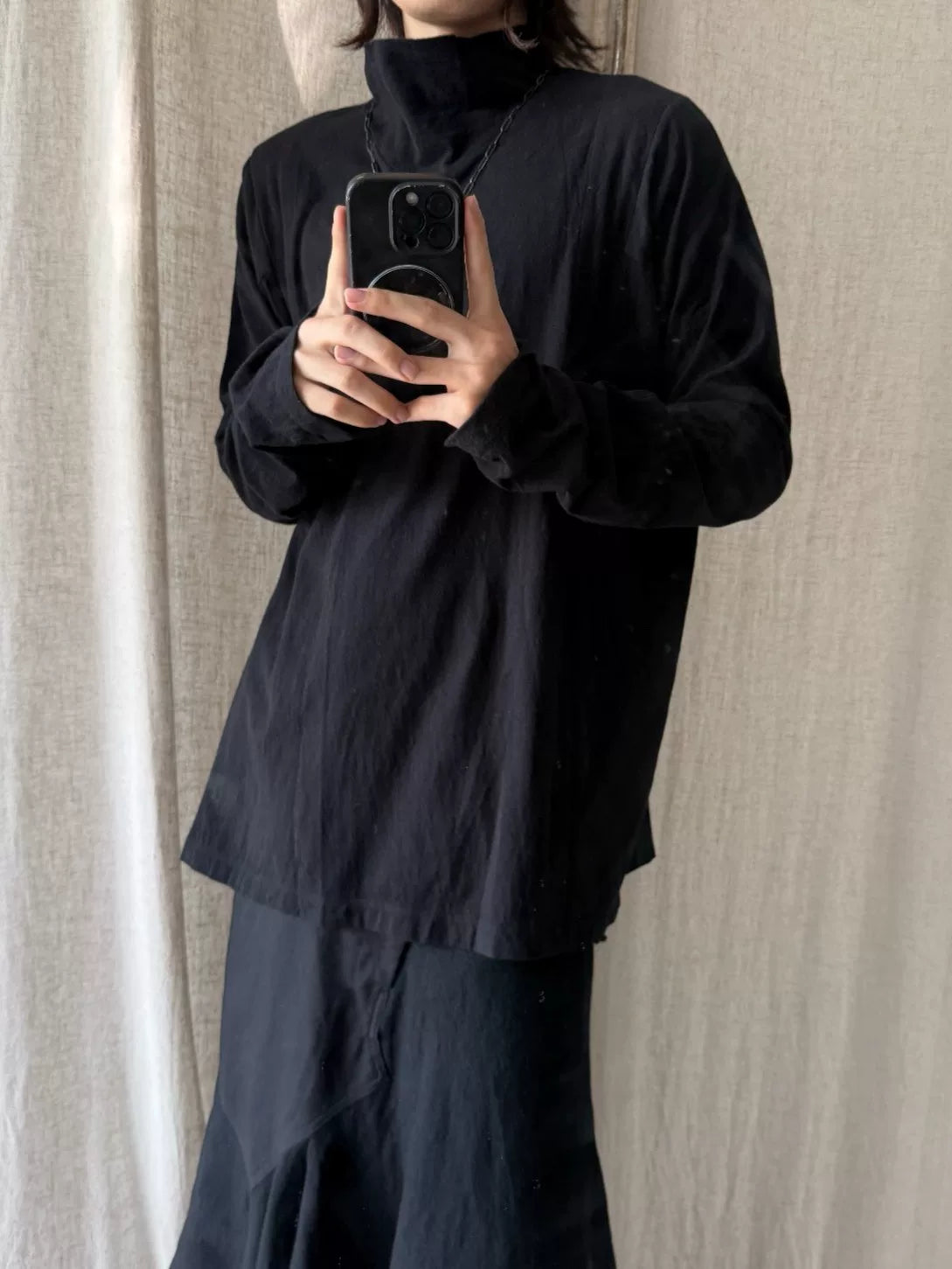 Julius V-Cut Turtleneck Nop Jersey Sweater
