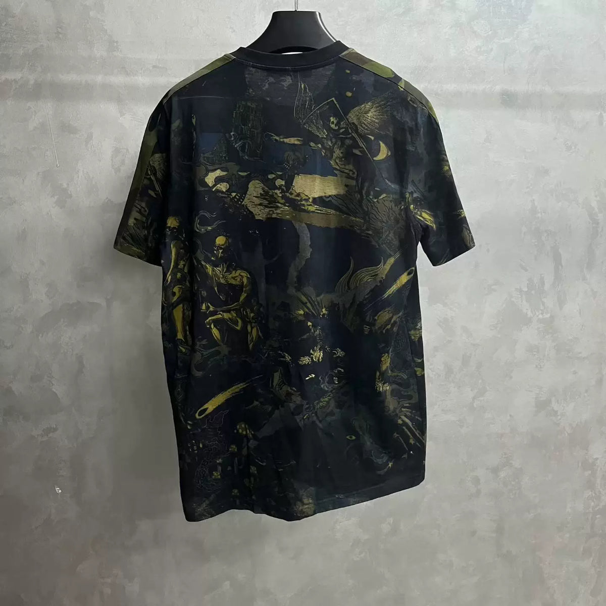 Givenchy Black Graphic Print Crew Neck T-Shirt