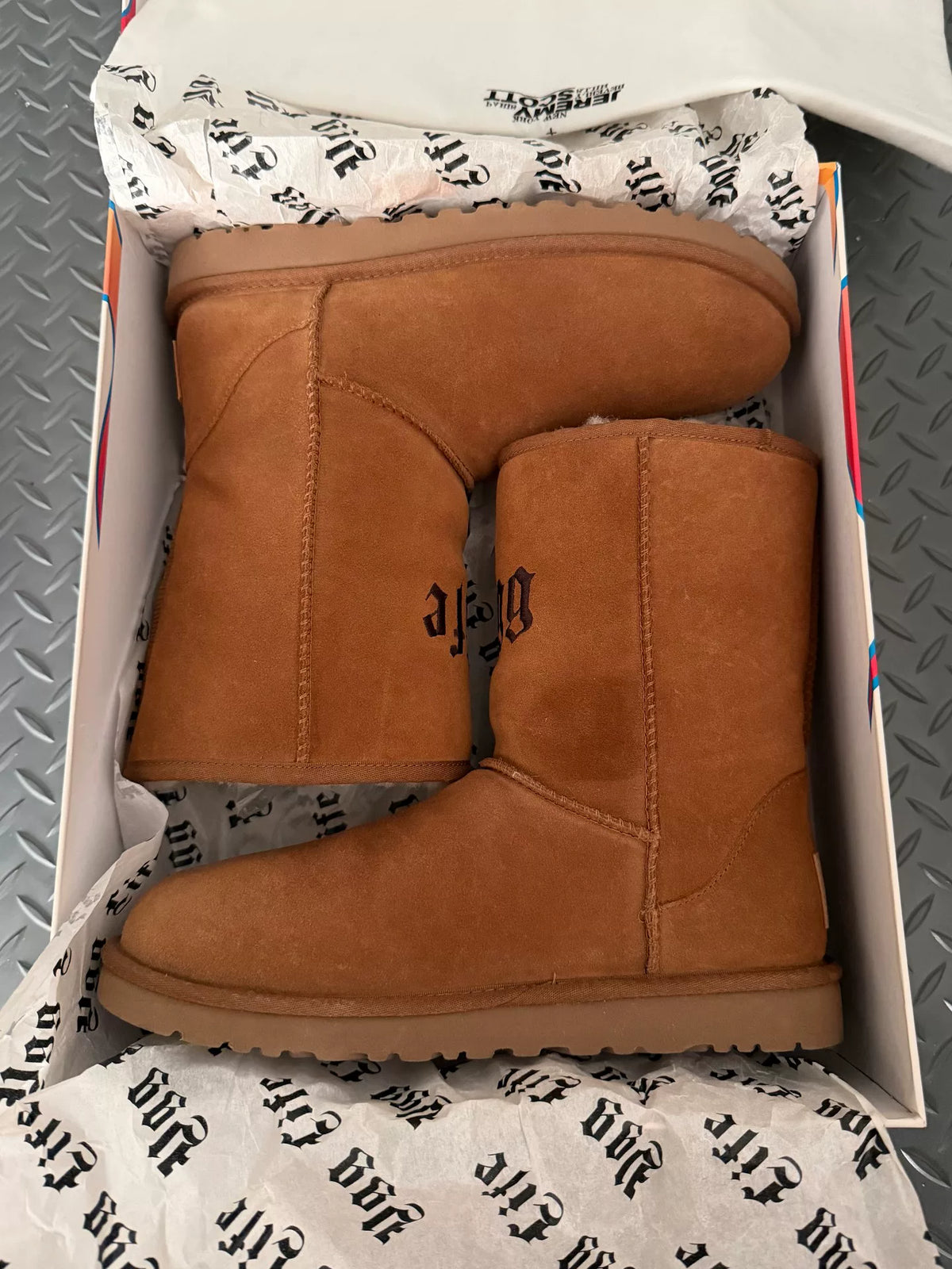 UGG JEREMY SCOTT CLASSIC SHORT CHESTNUT BOOTS