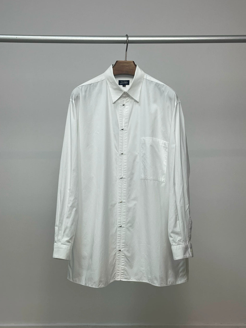 Jean Paul GAULTIER U-shaped button white shirt