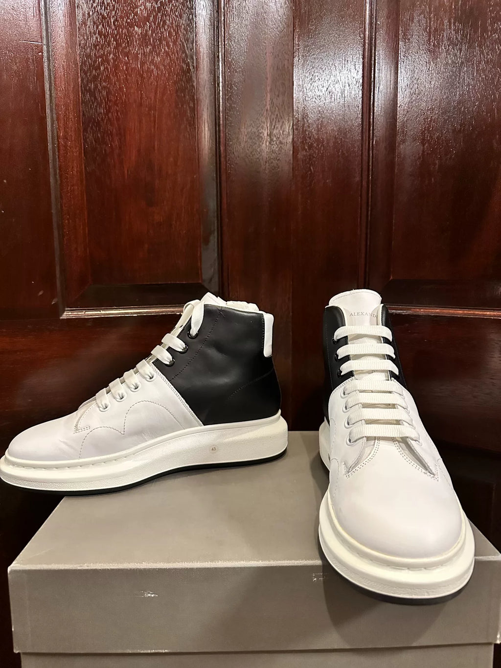 Alexander McQueen Black Heel Low-Top White Sneakers