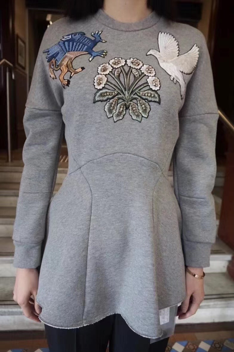 Alexander McQueen FW17 Grey Medieval Qilin Floral Bird Embroidered Silhouette Hem Sweatshirt