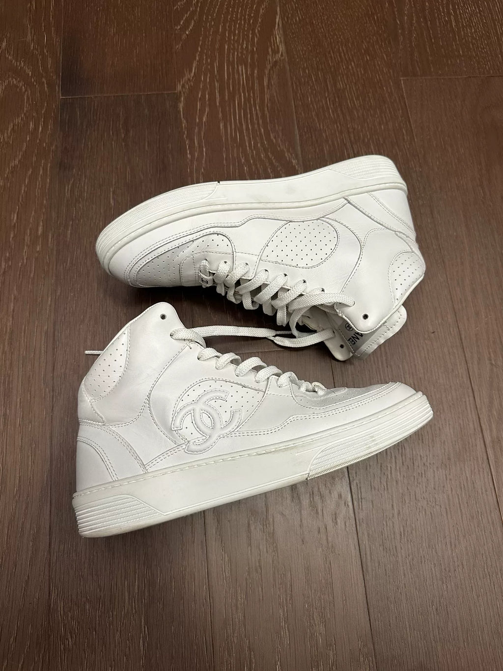 Chanel mid-top Sneakers
