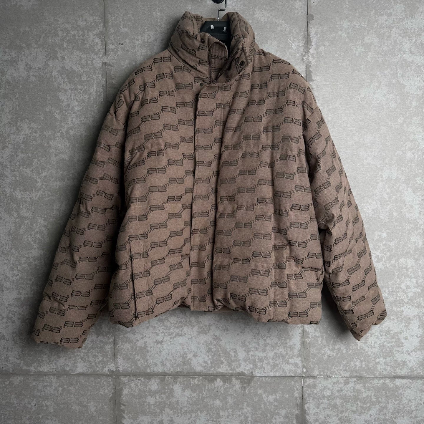 Balenciaga logo cotton-padded jacket