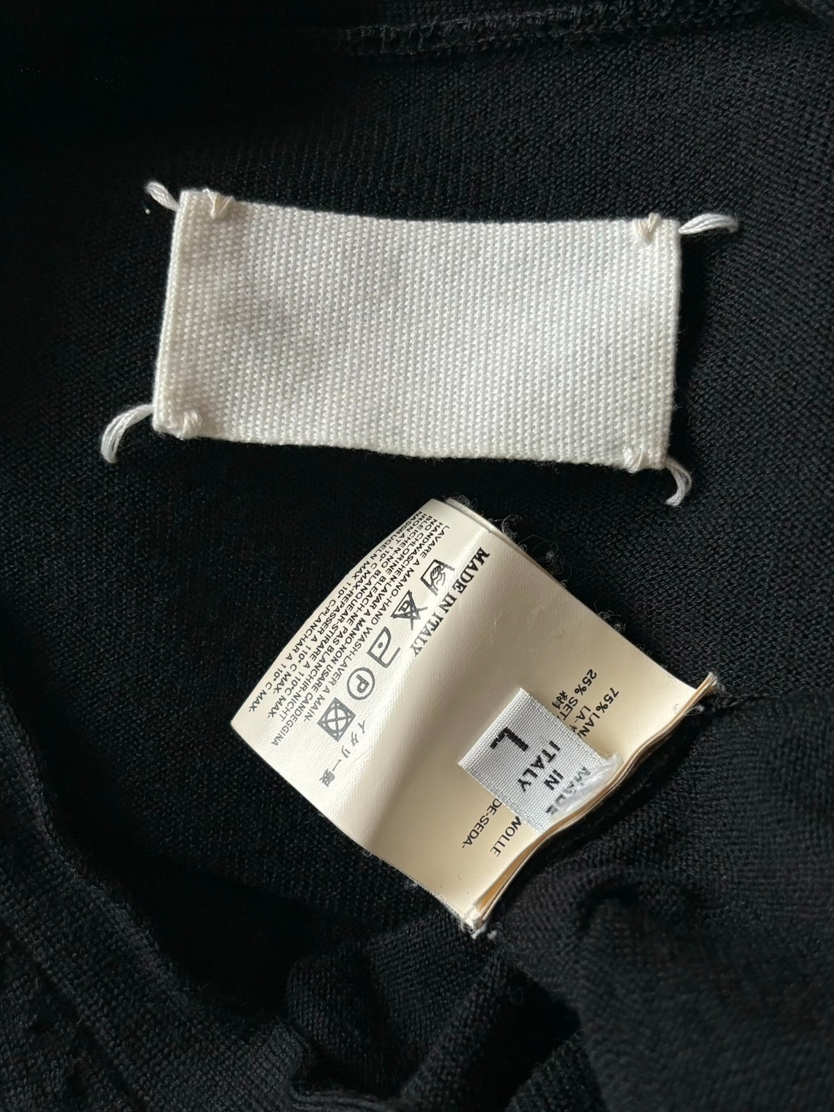 Maison Martin Margiela｜AW2005 Long-sleeved V-neck Knitwear