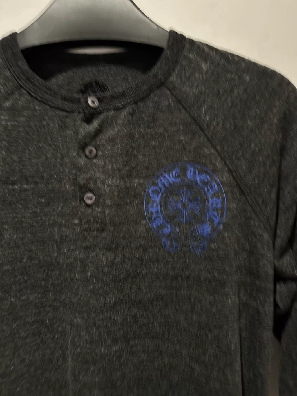 Chrome Hearts dark gray blue horseshoe cross flower henley neck three-quarter sleeve top
