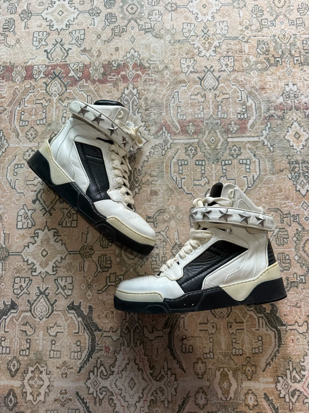 Givenchy Tyson Star High-Top Sneakers