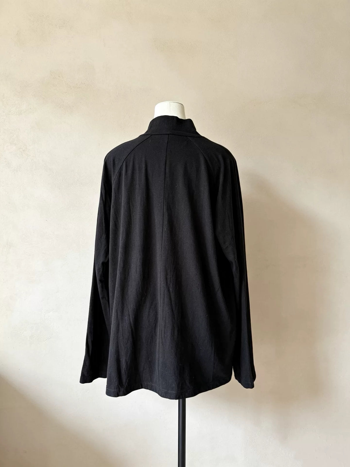 Julius V-Cut Turtleneck Nop Jersey Sweater