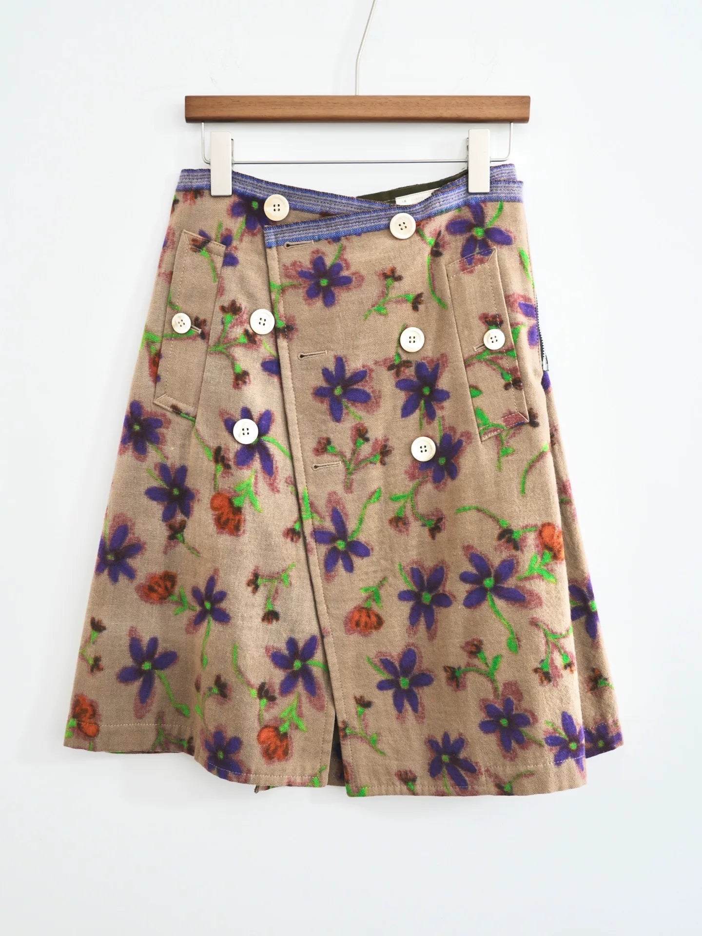 Comme Des Garcons SS12 Floral Button-Decorated Skirt - Devines