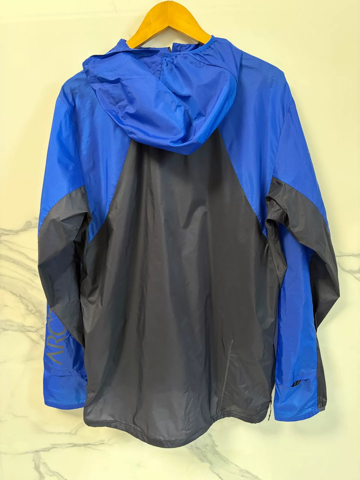 Arc'teryx Norvan Windshell Hoody Blue Black Polyester Jacket
