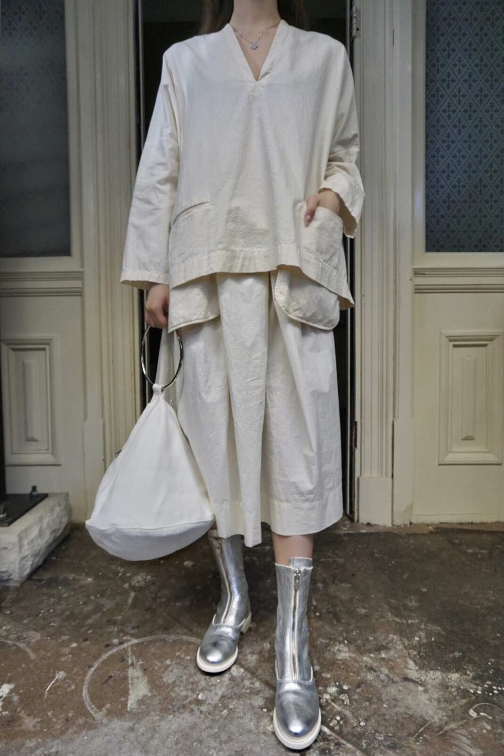 Guidi White G9 Cone Hand Horsehide Tote Bag
