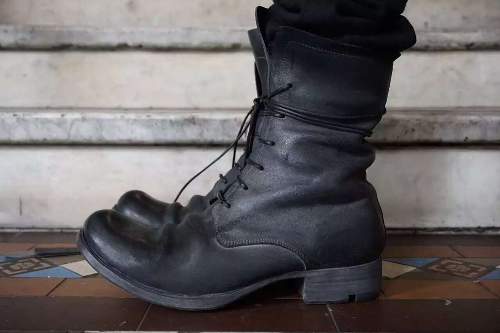 Layer-0 3.0 H 20 B Black Calf Reverse Laced up Blake Boots