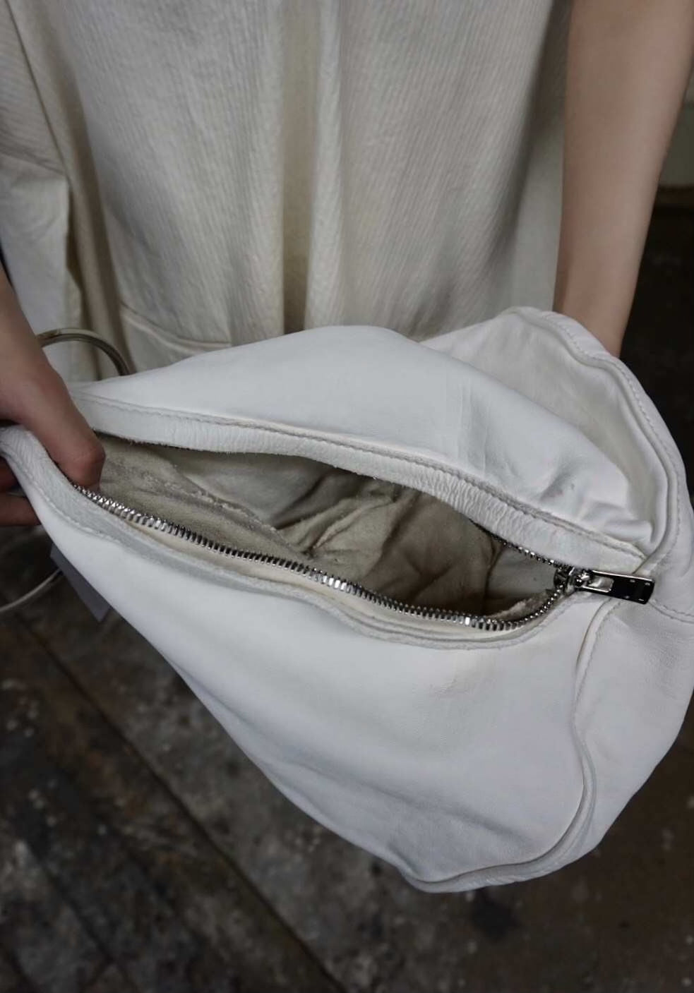 Guidi White G9 Cone Hand Horsehide Tote Bag