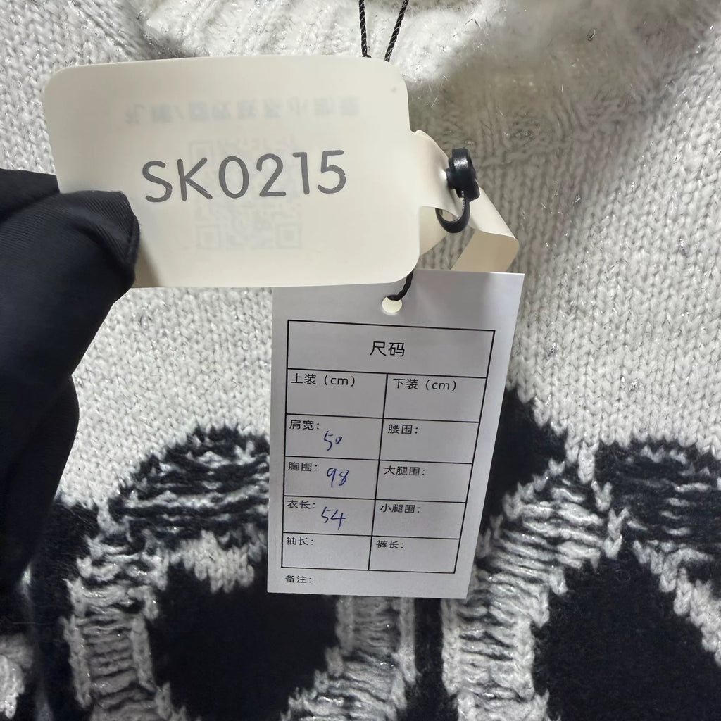 Chanel 21n Coco Neige Black White Color-Blocked Sweater
