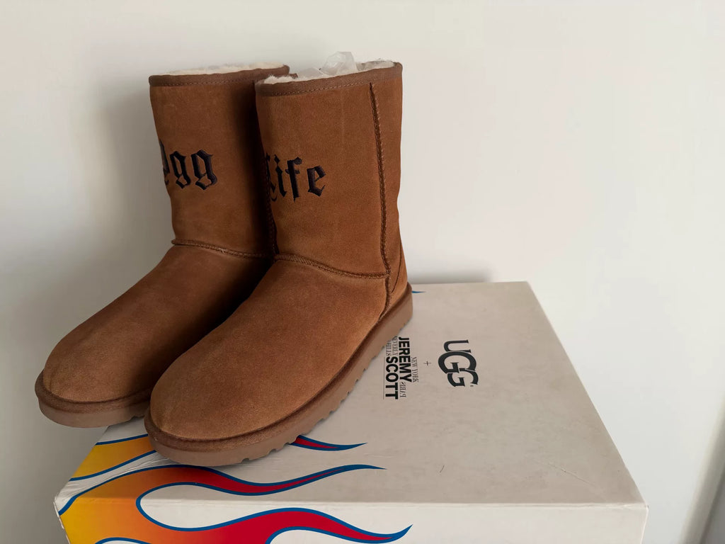 UGG JEREMY SCOTT CLASSIC SHORT CHESTNUT BOOTS