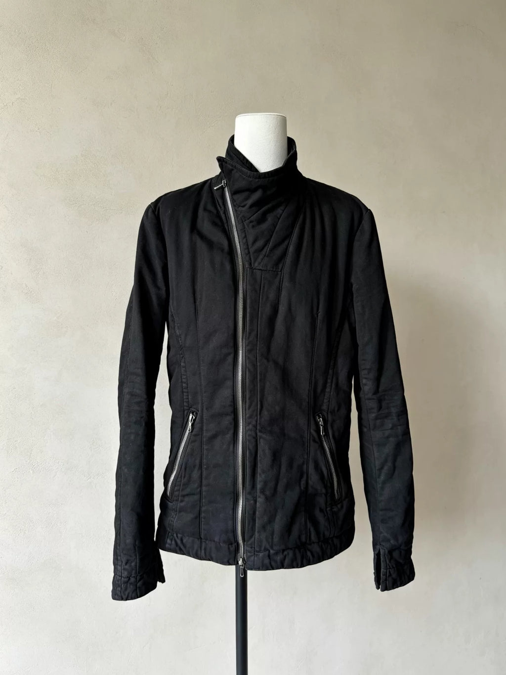 Julius AW11 Stand-Collar Diagonal Zip Quilted Cotton Jacket