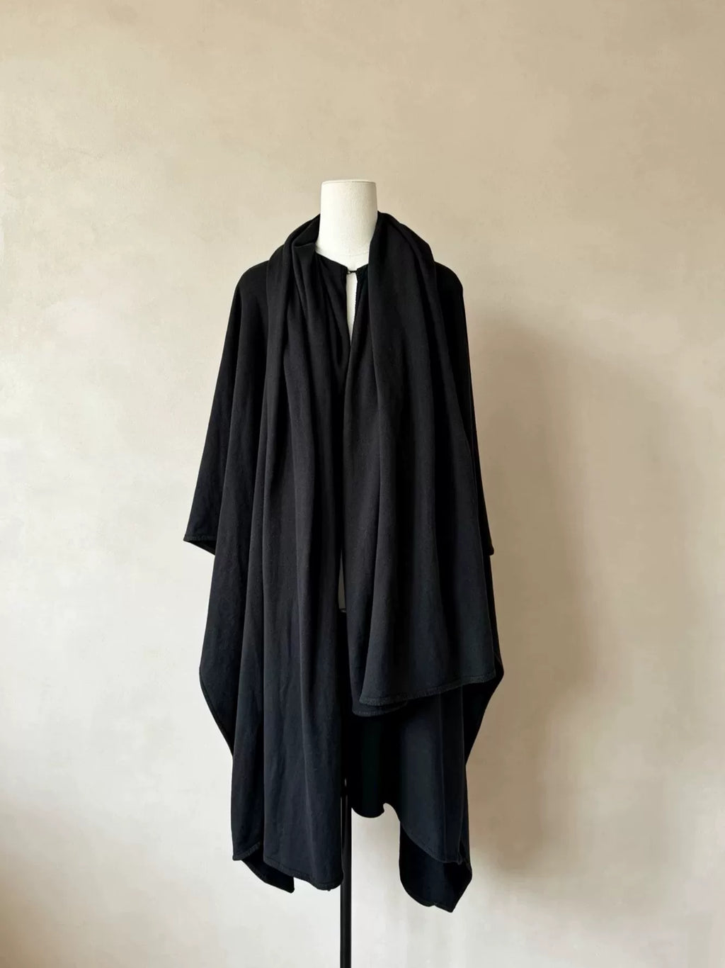 Yohji Yamamoto 12aw Runway Deconstructed Scarf Cape