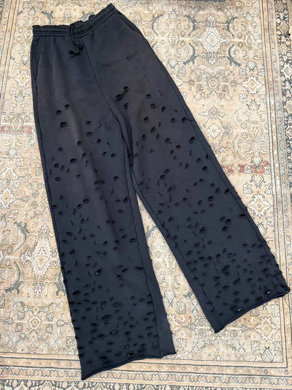 Vetements 23SS Baggy Distressed Pants