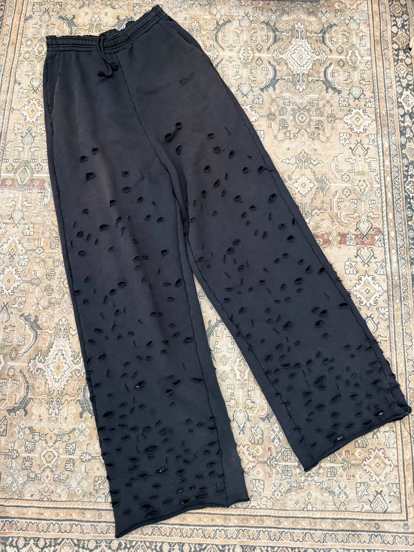Vetements 23SS Baggy Distressed Pants