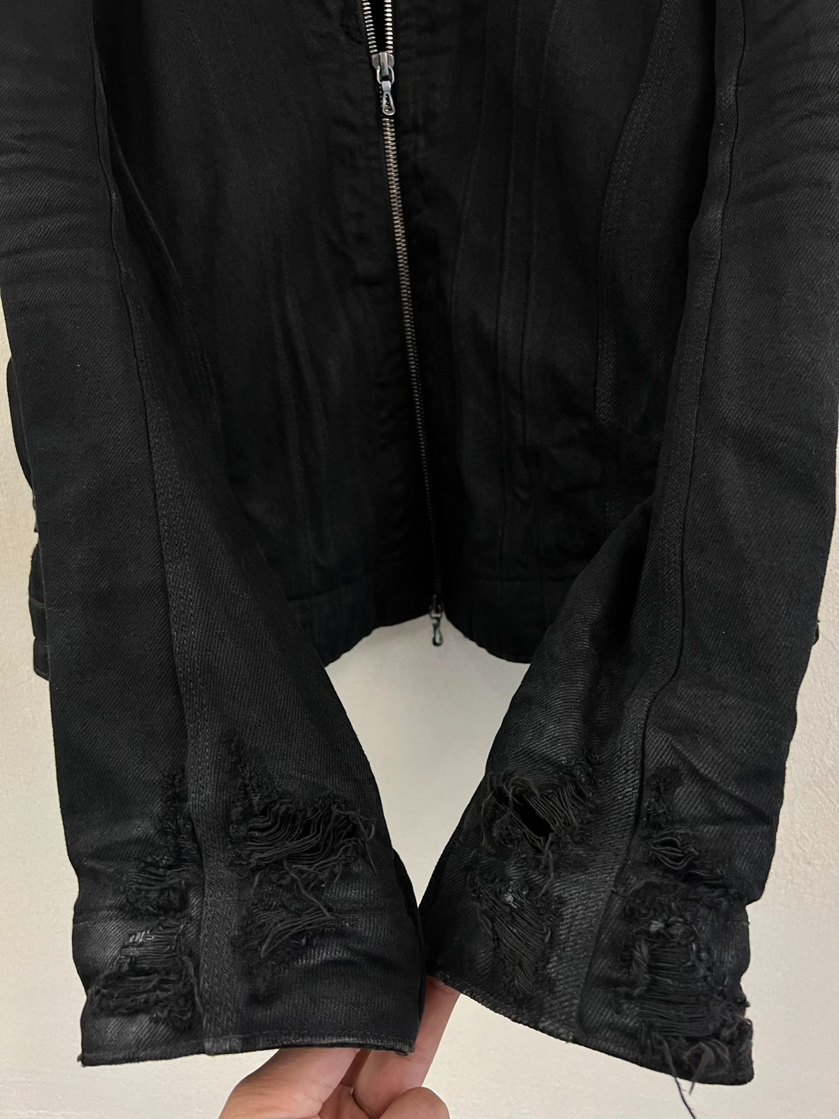 Julius_7 Brushed Wax-Coated Distressed Denim Jacket