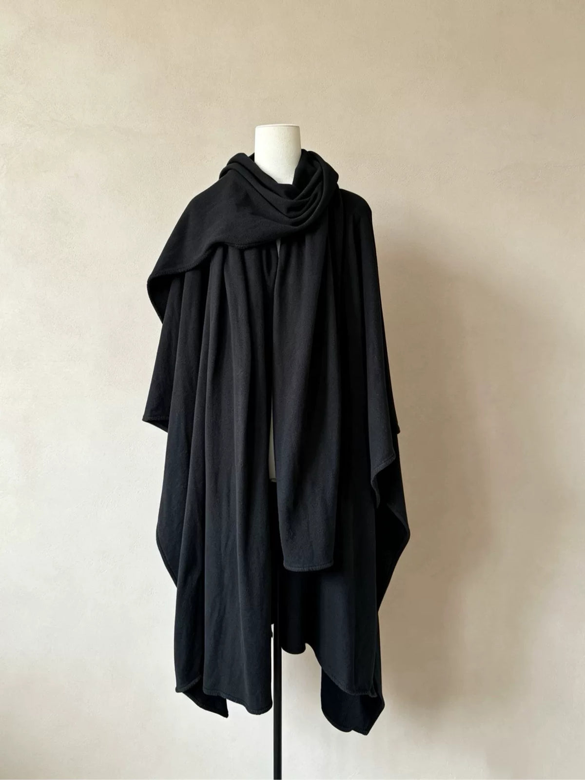 Yohji Yamamoto 12aw Runway Deconstructed Scarf Cape