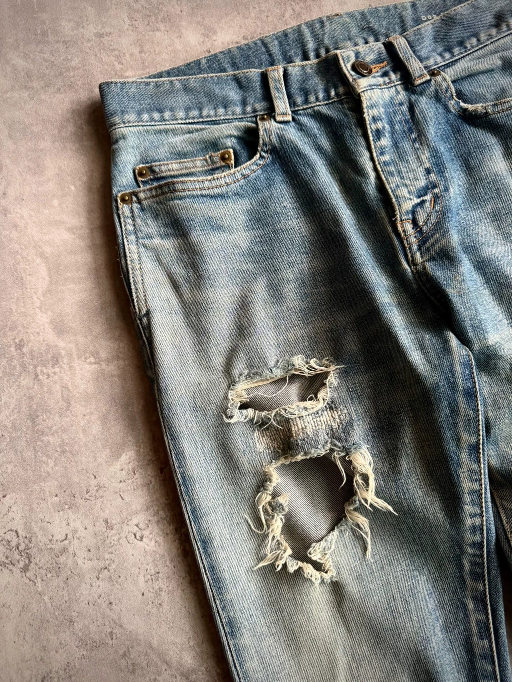 Saint Laurent 20SS D02 Blue Washed Distressed Jeans