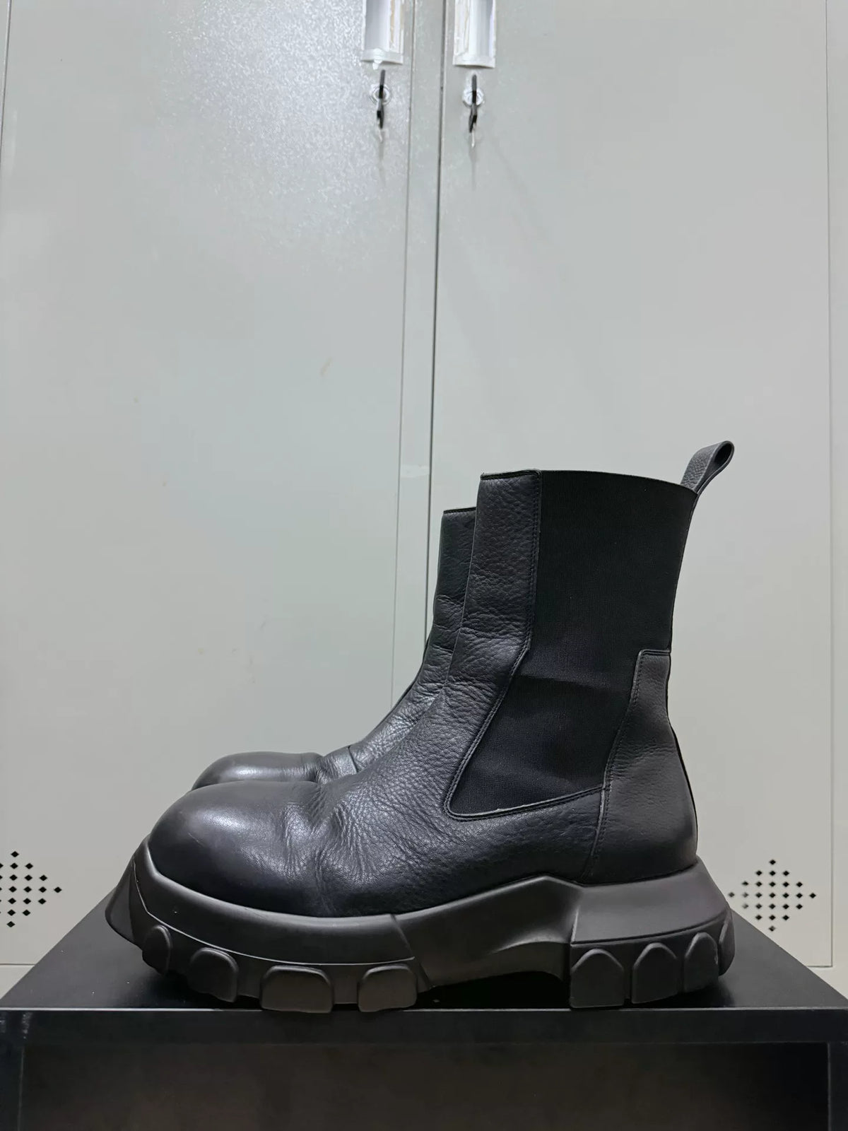 Rick Owens Beatle Mega Tractor Octopus Sole Chelsea Boots