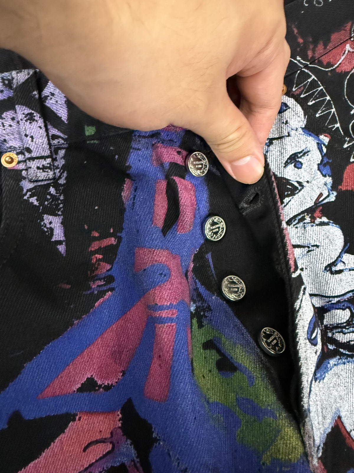 VETEMENTS Rare Graffiti Jeans